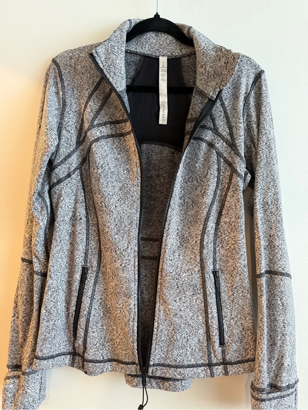 lululemon athletica Define Gray Full-Zip Jacket with Dark Trim - Picture 5 of 6